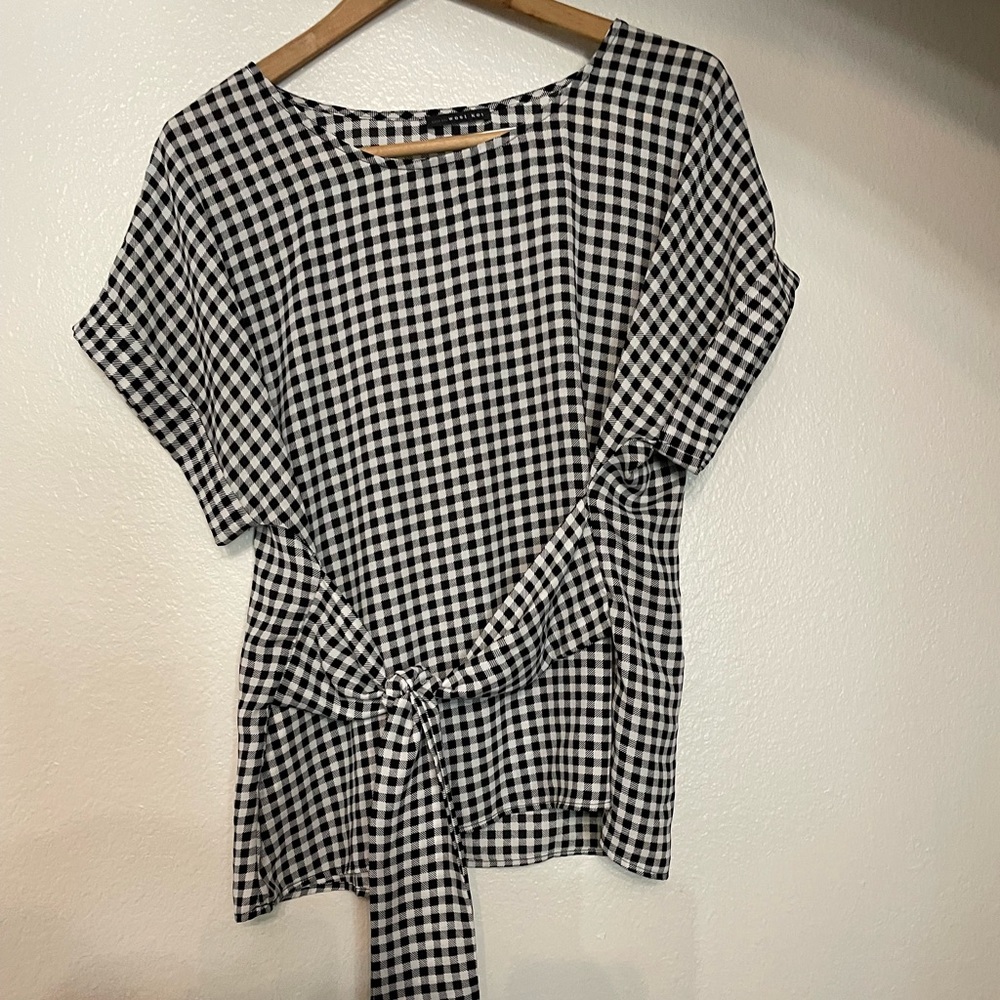 West Kei, black and white gingham tie waist blouse. Size Large